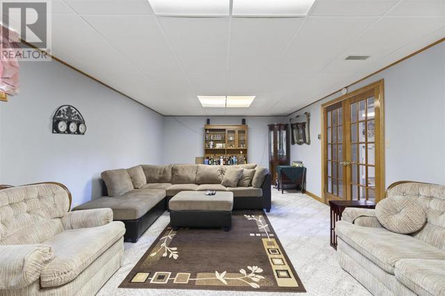 119 Dacey Rd, House detached with 4 bedrooms, 2 bathrooms and null parking in Sault Ste. Marie ON | Image 21