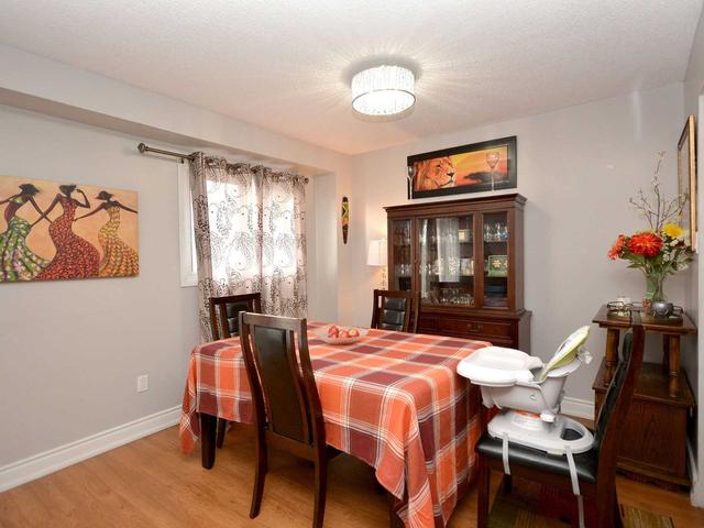 156 Enderby Cres, Townhouse with 3 bedrooms, 2 bathrooms and 2 parking in Brampton ON | Image 16
