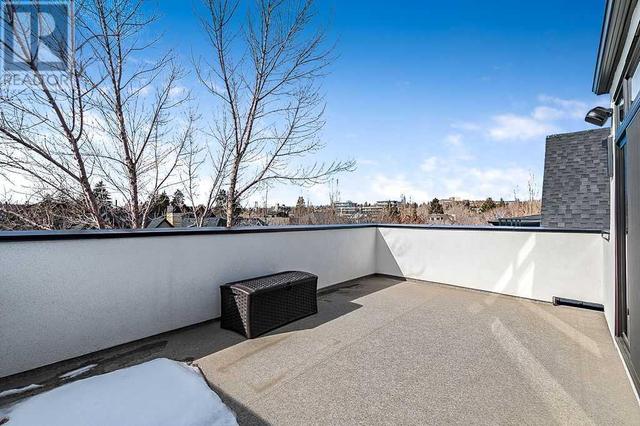 320 11 Street Nw, House detached with 4 bedrooms, 3 bathrooms and 3 parking in Calgary AB | Image 40
