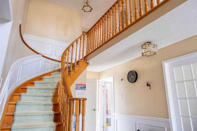 4296 Elora Dr, House detached with 4 bedrooms, 4 bathrooms and 4 parking in Mississauga ON | Image 2