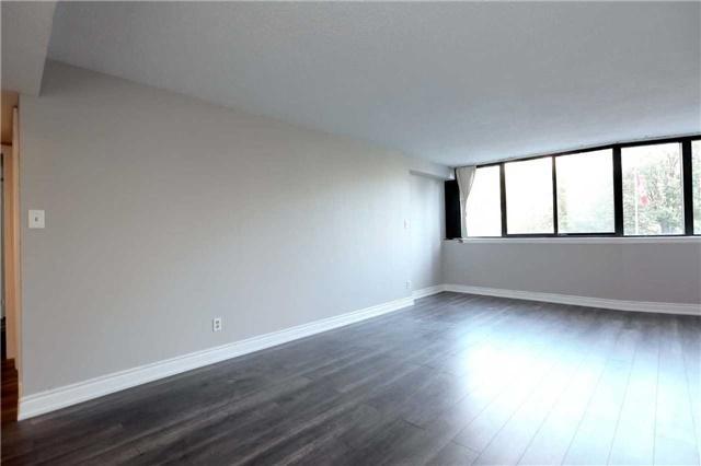 205 - 1240 Marlborough Crt, Condo with 2 bedrooms, 2 bathrooms and 1 parking in Oakville ON | Image 5