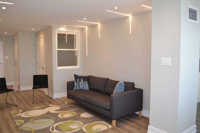 507 - 3000 Bathurst St E, Condo with 3 bedrooms, 2 bathrooms and 1 parking in Toronto ON | Image 5