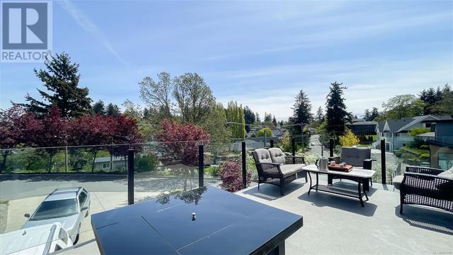 3894 Wilkinson Rd, House detached with 6 bedrooms, 5 bathrooms and 6 parking in Saanich BC | Image 29