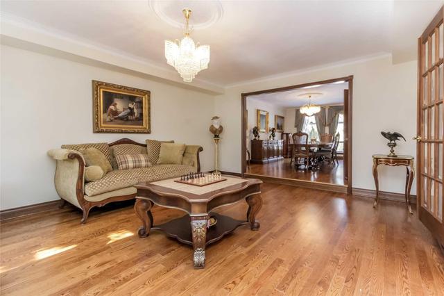 164 Wedgewood Dr, House detached with 4 bedrooms, 4 bathrooms and 6 parking in Toronto ON | Image 4