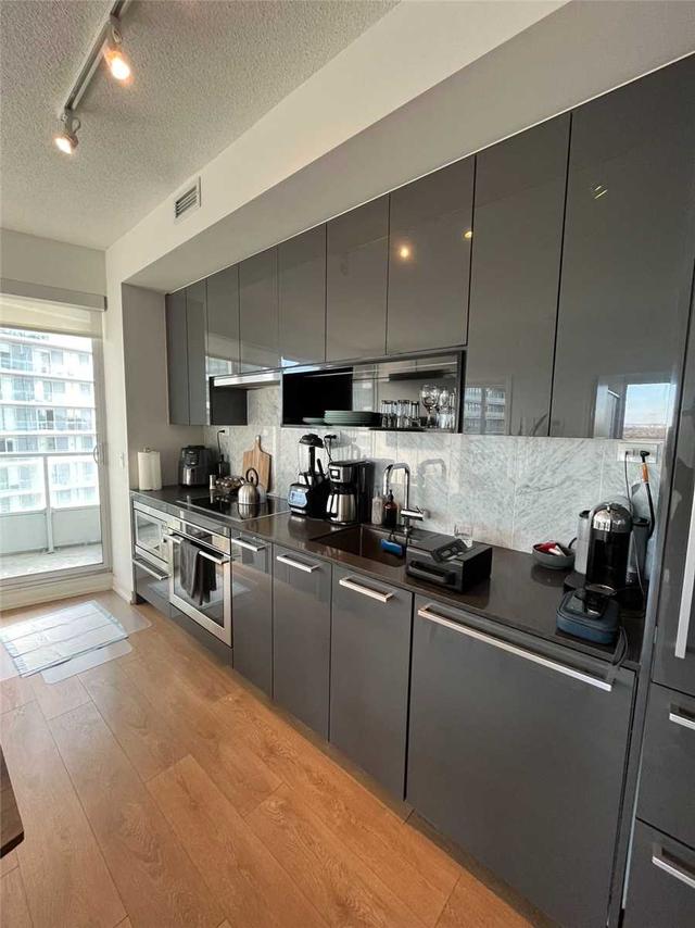 3005 - 115 Mcmahon Dr, Condo with 2 bedrooms, 1 bathrooms and 1 parking in Toronto ON | Image 7