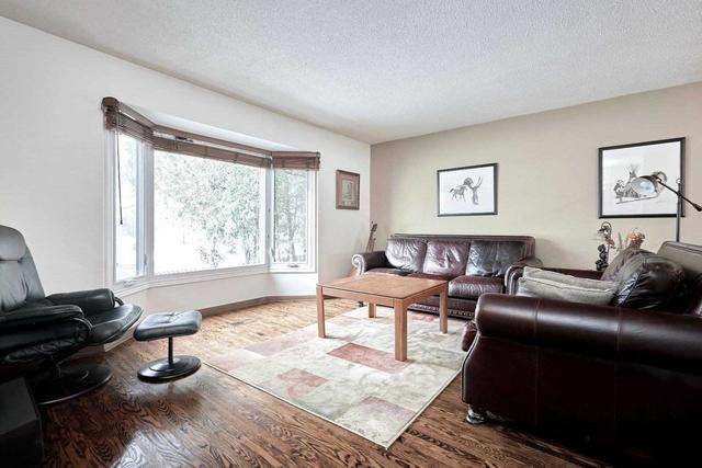 19 Woodcrest Rd, House detached with 3 bedrooms, 3 bathrooms and 8 parking in Barrie ON | Image 13