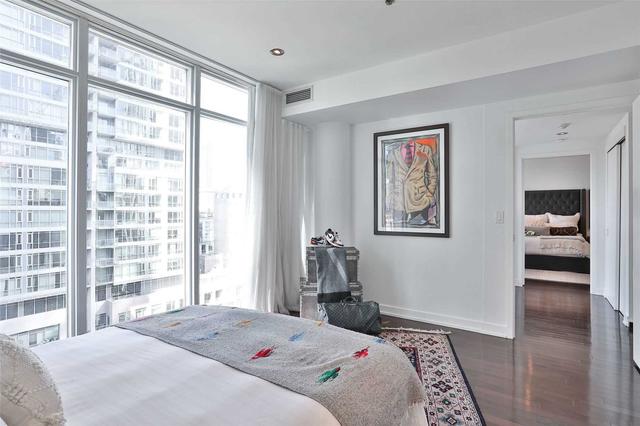 uph10 - 21 Nelson St, Condo with 2 bedrooms, 3 bathrooms and 1 parking in Toronto ON | Image 19