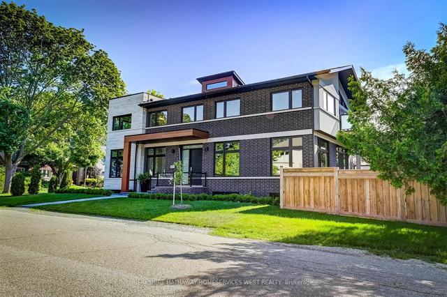 25 Sunnydale Dr, House detached with 4 bedrooms, 5 bathrooms and 5 parking in Toronto ON | Image 12