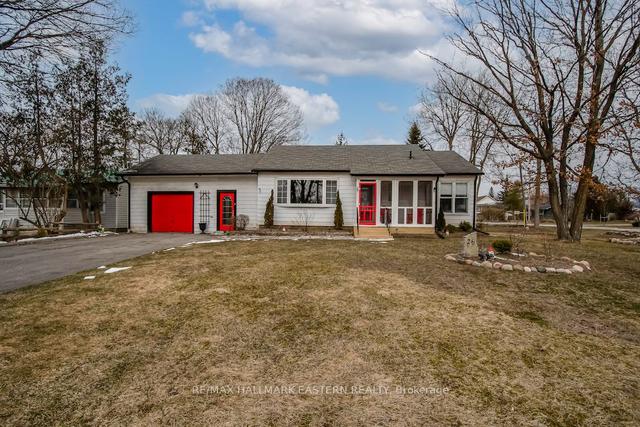 26 Anne St, House detached with 3 bedrooms, 1 bathrooms and 4 parking in Kawartha Lakes ON | Image 1