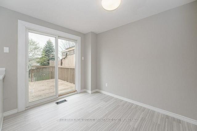597 Willow Rd, House semidetached with 3 bedrooms, 1 bathrooms and 2 parking in Guelph ON | Image 32