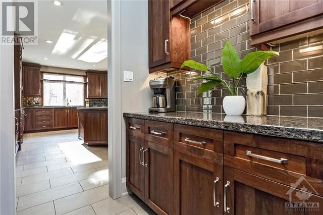 32 Marchvale Drive, House detached with 5 bedrooms, 5 bathrooms and 10 parking in Ottawa ON | Image 13