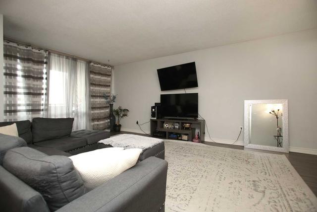 611 - 716 The West Mall Dr, Condo with 2 bedrooms, 1 bathrooms and 1 parking in Toronto ON | Image 6