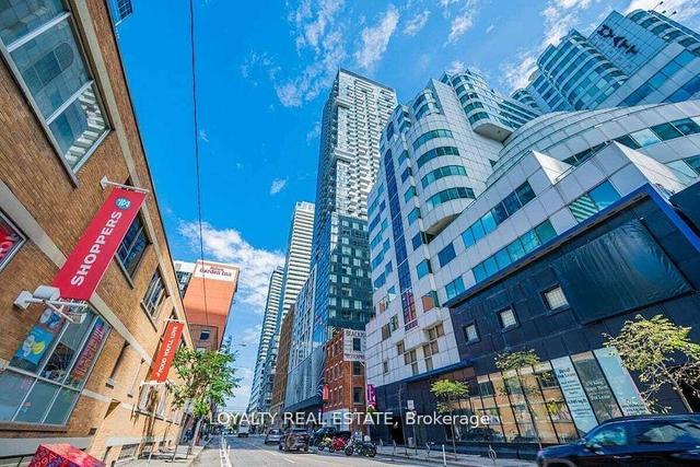 1206 - 87 Peter St, Condo with 1 bedrooms, 1 bathrooms and 0 parking in Toronto ON | Image 12