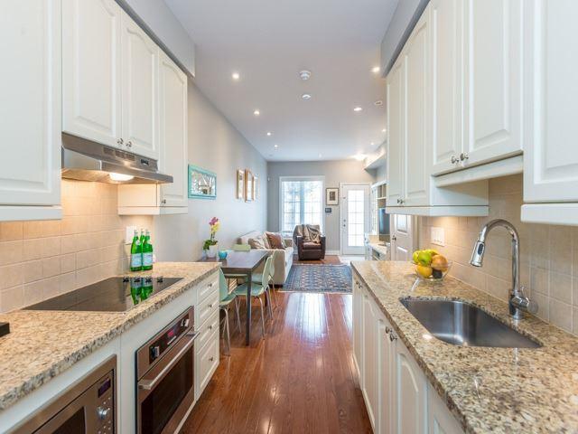10 - 70 Hargrave Lane, Townhouse with 3 bedrooms, 3 bathrooms and 1 parking in Toronto ON | Image 3