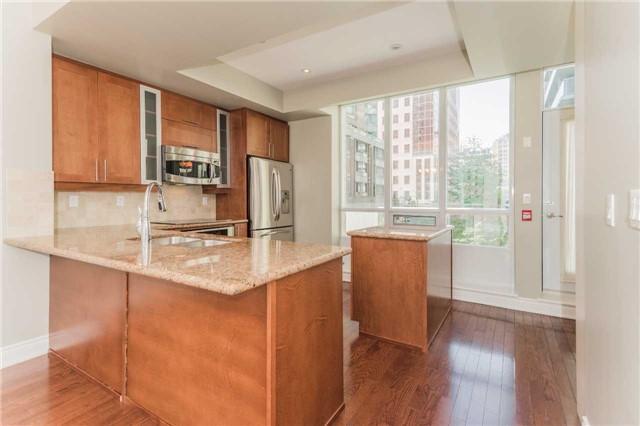 Th12 - 761 Bay St, Townhouse with 3 bedrooms, 3 bathrooms and 1 parking in Toronto ON | Image 10