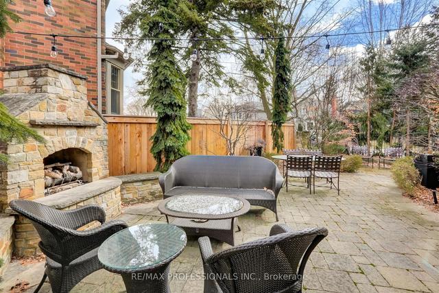231 Grenview Blvd S, House detached with 3 bedrooms, 3 bathrooms and 2 parking in Toronto ON | Image 31
