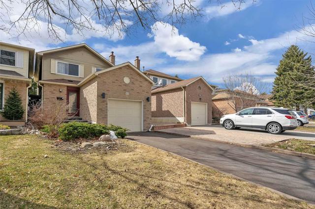 48 Raleigh Cres, House attached with 3 bedrooms, 2 bathrooms and 3 parking in Markham ON | Image 12