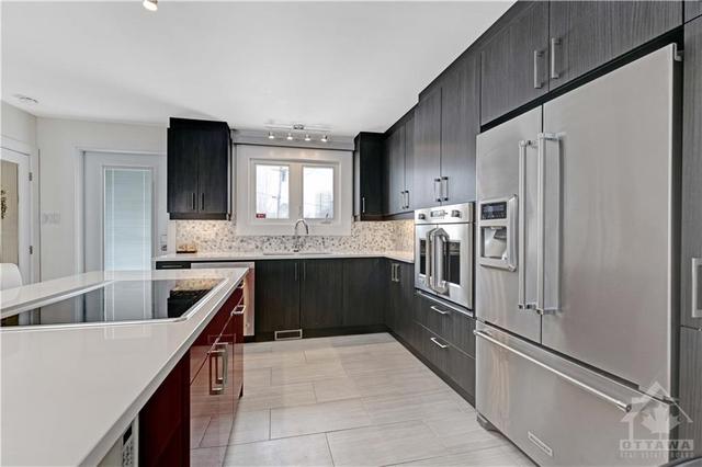577 Clarke Avenue, House detached with 3 bedrooms, 2 bathrooms and 2 parking in Ottawa ON | Image 9