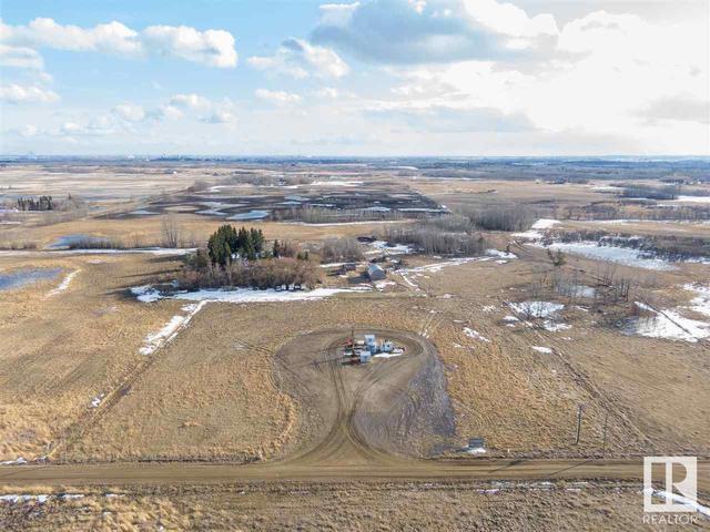 57020 Rr 221, House detached with 3 bedrooms, 2 bathrooms and null parking in Sturgeon County AB | Image 16