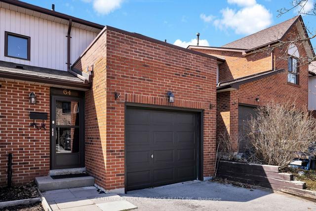 64 Dawson Cres, Townhouse with 3 bedrooms, 3 bathrooms and 2 parking in Brampton ON | Image 1