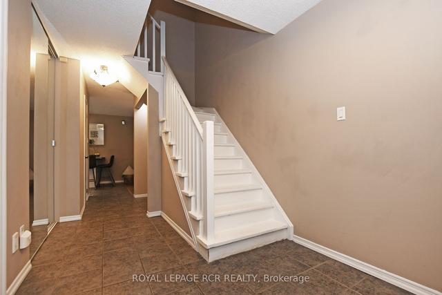 5 Odin Cres, House detached with 3 bedrooms, 3 bathrooms and 2 parking in Aurora ON | Image 11