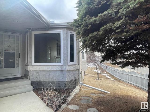 6584 158 Av Nw, House attached with 3 bedrooms, 2 bathrooms and null parking in Edmonton AB | Image 29