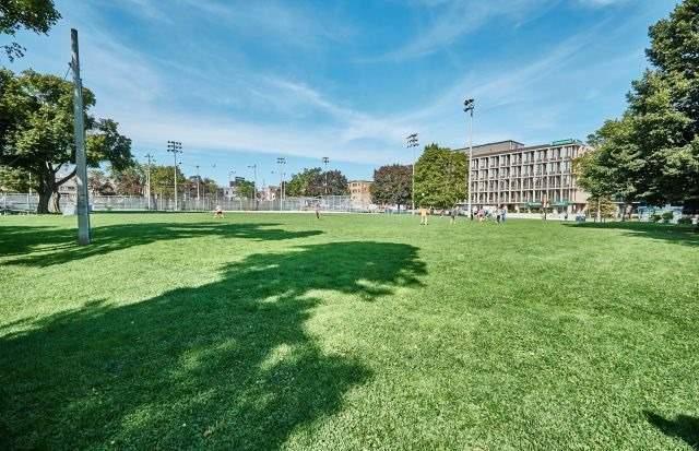 Lph14 - 245 Davisville Ave, Condo with 2 bedrooms, 1 bathrooms and 1 parking in Toronto ON | Image 4