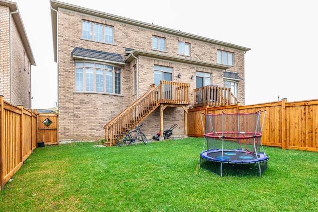 29 Inverness Way, House semidetached with 3 bedrooms, 3 bathrooms and 3 parking in Bradford West Gwillimbury ON | Image 10