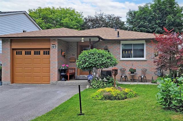 74 William Roe Blvd, House detached with 2 bedrooms, 3 bathrooms and 3 parking in Newmarket ON | Image 1