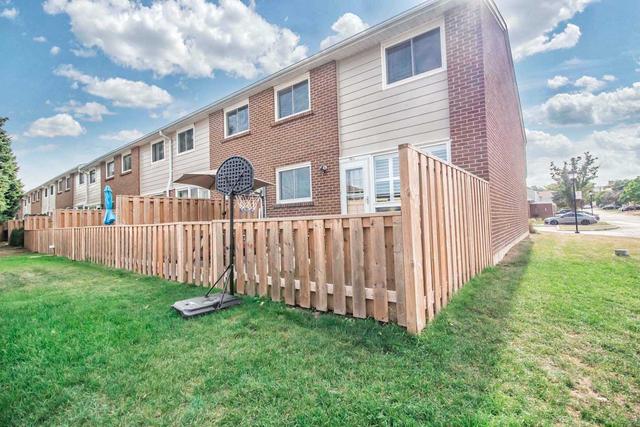 92 - 215 Mississauga Valley Blvd, Townhouse with 3 bedrooms, 3 bathrooms and 2 parking in Mississauga ON | Image 16