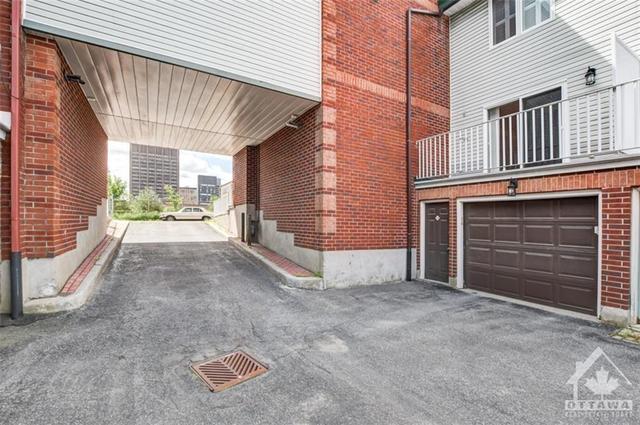 24 Maclean Street, Townhouse with 3 bedrooms, 2 bathrooms and 1 parking in Ottawa ON | Image 27