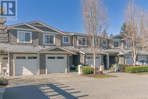 702 - 1675 Crescent View Dr, House attached with 3 bedrooms, 3 bathrooms and 2 parking in Nanaimo BC | Card Image