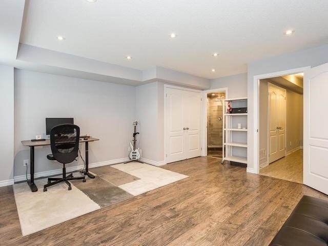42 Soccavo Cres, Townhouse with 3 bedrooms, 4 bathrooms and 1 parking in Brampton ON | Image 4