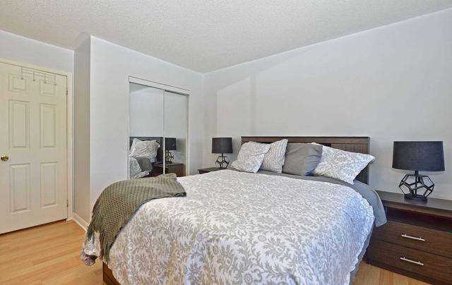 41 Sufi Cres, House attached with 3 bedrooms, 4 bathrooms and 3 parking in Toronto ON | Image 10