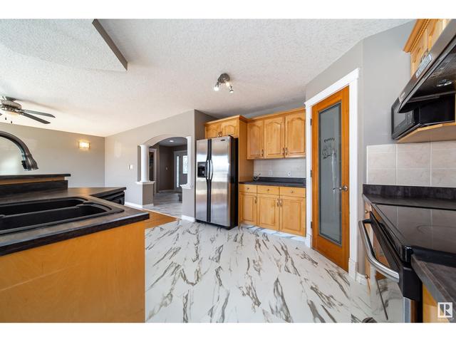 7915 3 Av Sw, House detached with 3 bedrooms, 3 bathrooms and null parking in Edmonton AB | Image 10
