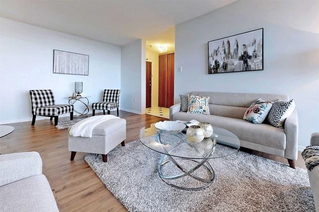 1705 - 17 Knightsbridge Rd, Condo with 2 bedrooms, 1 bathrooms and 1 parking in Brampton ON | Image 4