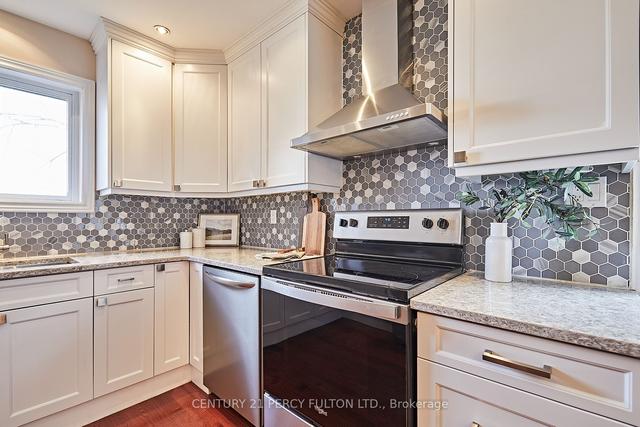 1775 Meadowview Ave, House detached with 4 bedrooms, 3 bathrooms and 4 parking in Pickering ON | Image 13