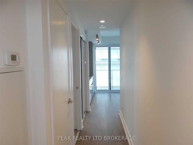 1002 - 7 Grenville St, Condo with 0 bedrooms, 1 bathrooms and 0 parking in Toronto ON | Image 11