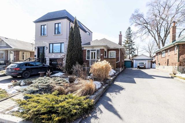78 Superior Ave, House detached with 2 bedrooms, 2 bathrooms and 2 parking in Toronto ON | Image 1