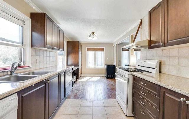 1045 Elgin St, House detached with 3 bedrooms, 2 bathrooms and 11 parking in Newmarket ON | Image 18