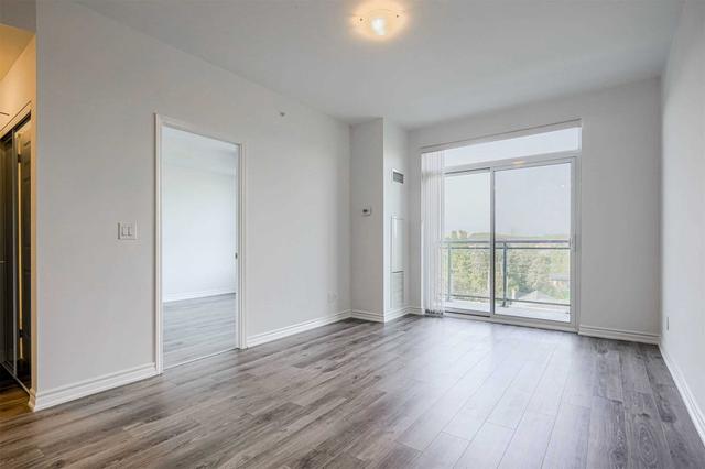 717 - 11611 Yonge St, Condo with 1 bedrooms, 1 bathrooms and 1 parking in Richmond Hill ON | Image 3