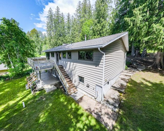 7484 Highway 3a, House detached with 4 bedrooms, 3 bathrooms and null parking in Central Kootenay E BC | Image 5