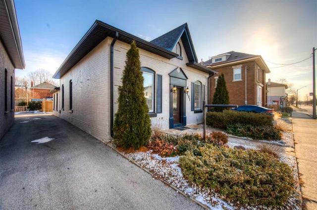 191 Brant Ave, House detached with 1 bedrooms, 1 bathrooms and 2 parking in Brantford ON | Image 1