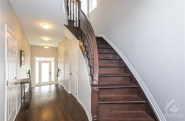 311 Tulum Crescent, Townhouse with 3 bedrooms, 3 bathrooms and 3 parking in Ottawa ON | Image 15