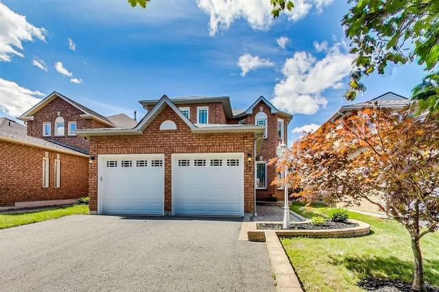 27 Forest Grove Dr, House detached with 4 bedrooms, 3 bathrooms and 2 parking in Whitby ON | Image 1