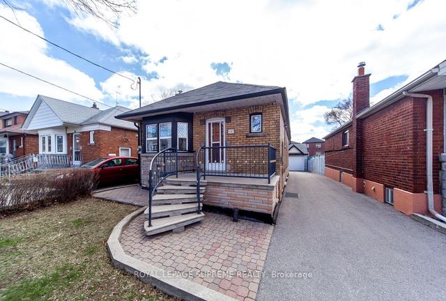 187 Cameron Ave, House detached with 2 bedrooms, 2 bathrooms and 4 parking in Toronto ON | Image 1