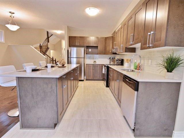 709 Des Aubepines Dr, House attached with 3 bedrooms, 3 bathrooms and 2 parking in Ottawa ON | Image 7