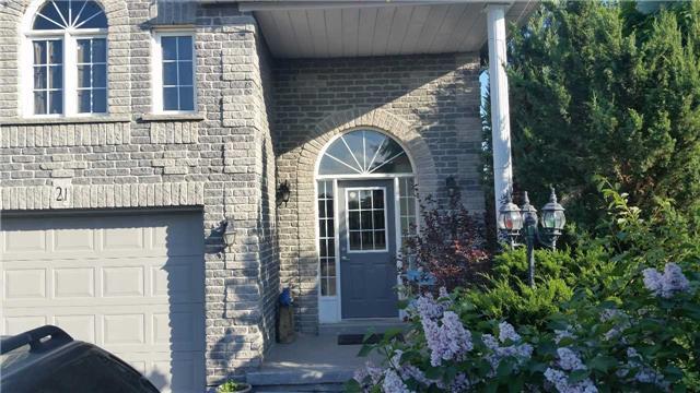 upper - 21 Daiseyfield Ave, House detached with 3 bedrooms, 1 bathrooms and 2 parking in Clarington ON | Image 2