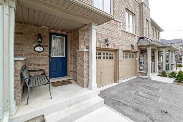 19 Cedar Lake Cres, Townhouse with 3 bedrooms, 4 bathrooms and 2 parking in Brampton ON | Image 12