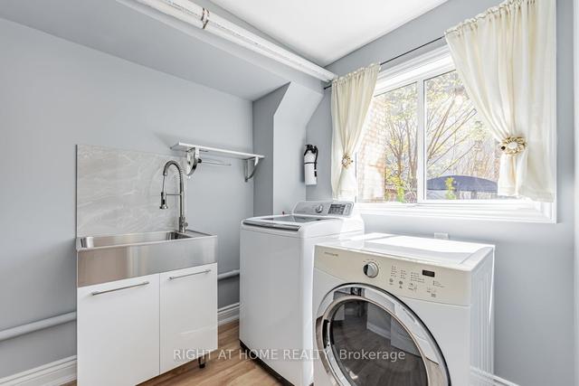 15 Formula Crt, House attached with 3 bedrooms, 3 bathrooms and 3 parking in Toronto ON | Image 15